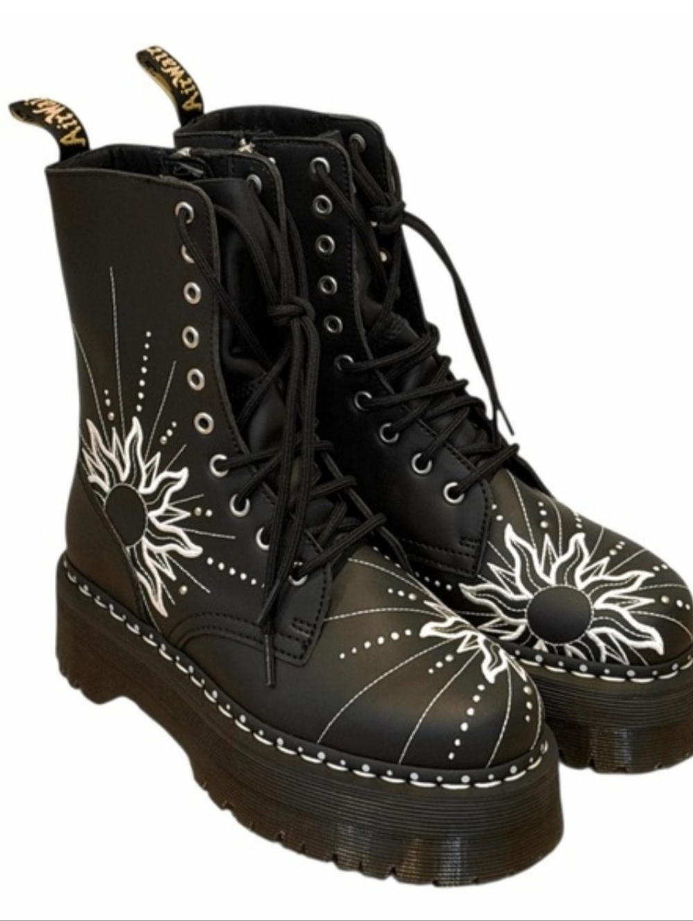 NEW! Dr. Martens Jadon Hi Solar Flare Platform Boots. Size 8. Price Is Firm!
